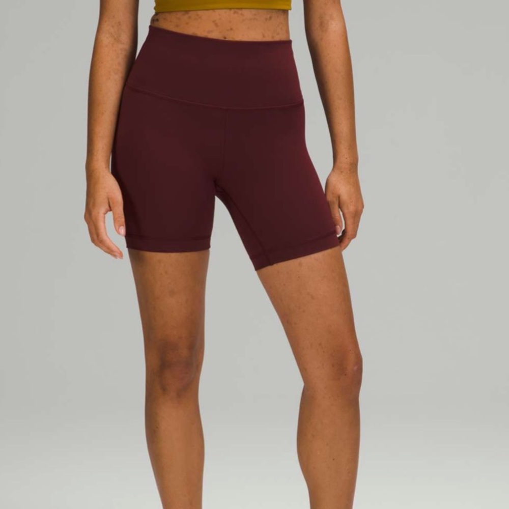 Lululemon Wunder Train High-Rise Short 6"
Red Merlot